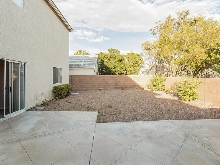 4933 Royal Lake Ave — Photo 17