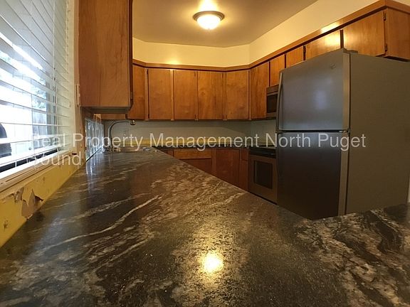 2nd image of 4405 94th Pl NE