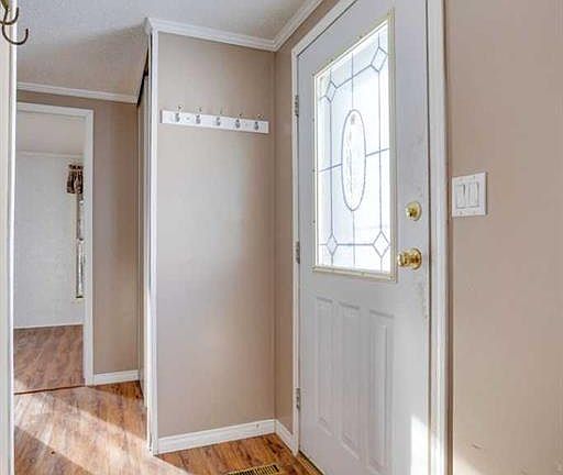 4th image of 172 S Clausen Cres