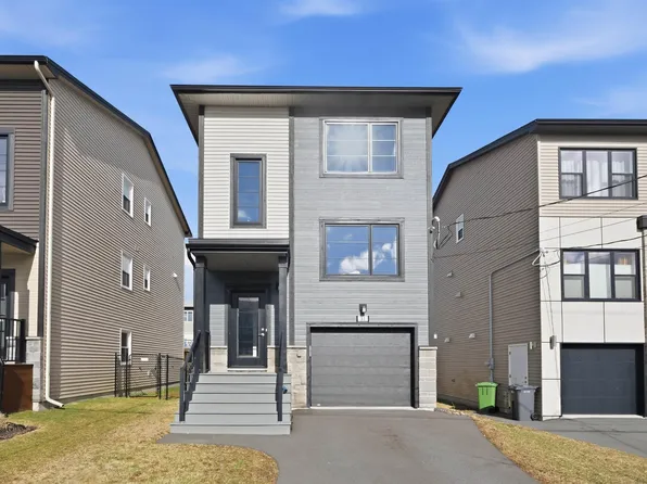31 Travertine Ct, Halifax, NS B3P 0J5