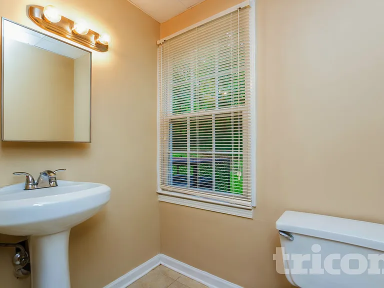 1202 Holly Hills Dr SW — Photo 24