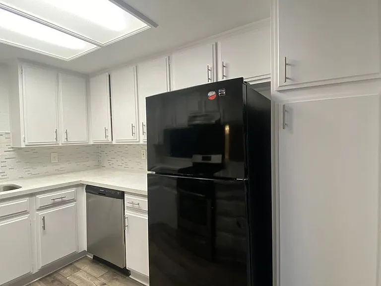 1429 E Florida St — Photo 7