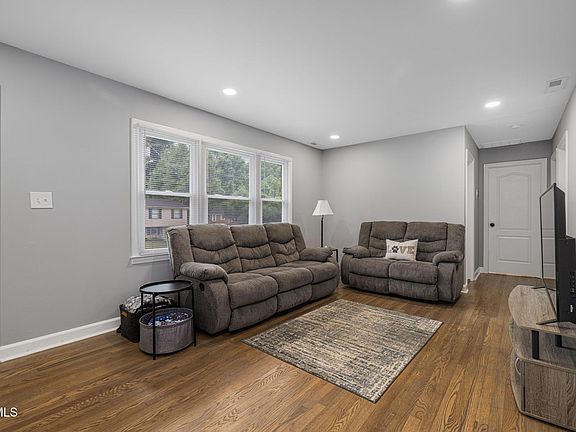 4th image of 1214 Ledford St