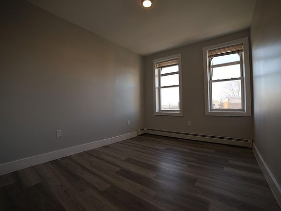 3rd image of 18 Wright Ave #77