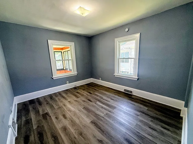 751 Merton Ave — Photo 12