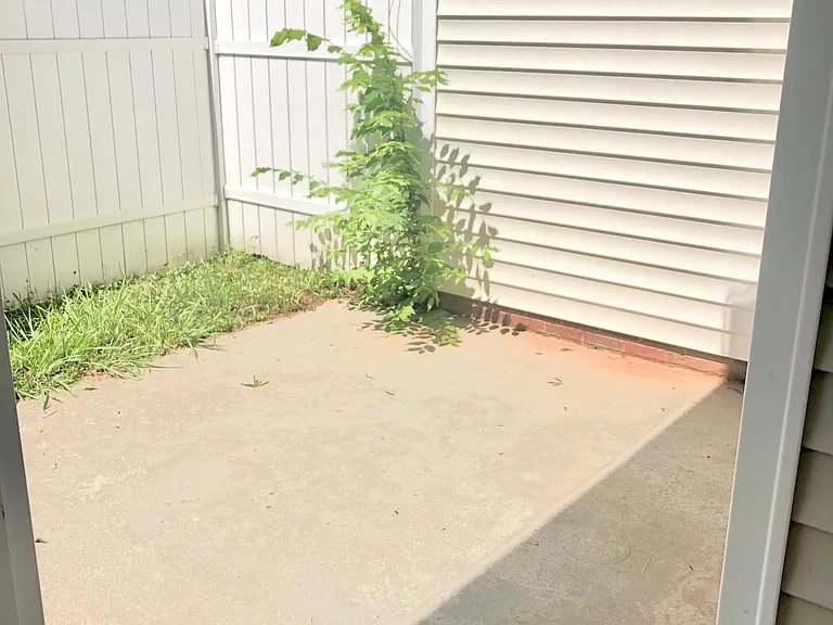 4215 Amherst Villa Ct — Photo 10