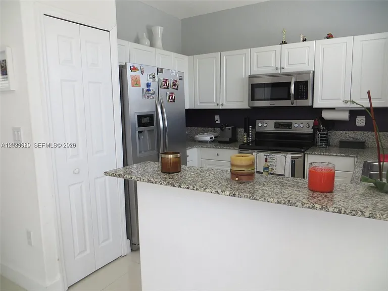 7878 NW 110th Ave — Photo 6