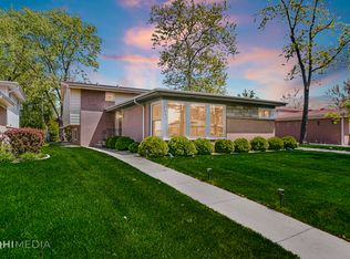 9447 Overhill Ave, Morton Grove, IL 60053