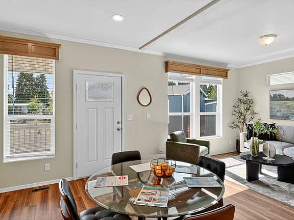 5th image of 2200 Lancaster Dr SE #18B