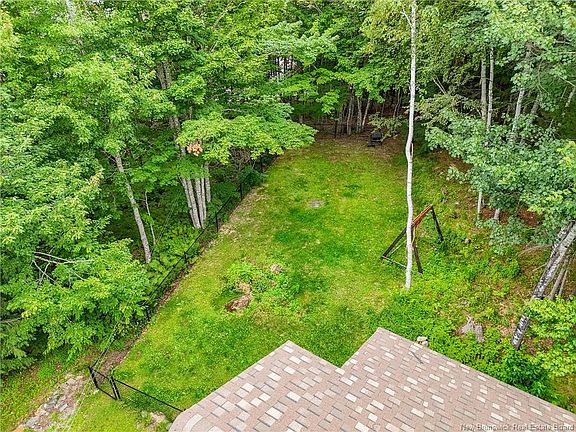 5th image of 78 Woodmere Dr
