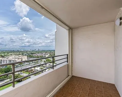 2500 Parkview Dr Photo 1