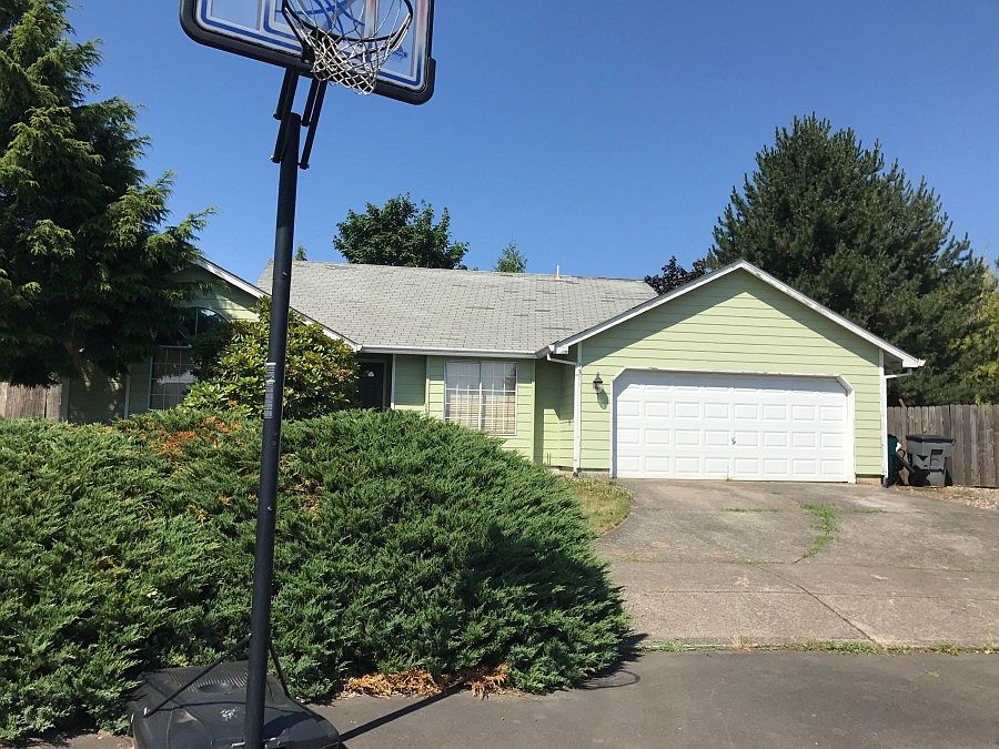 1st image of 1311 SE 152nd Ct