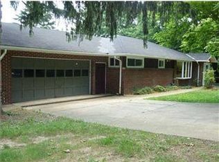 282 McKim Dr, Pittsburgh, PA 15239