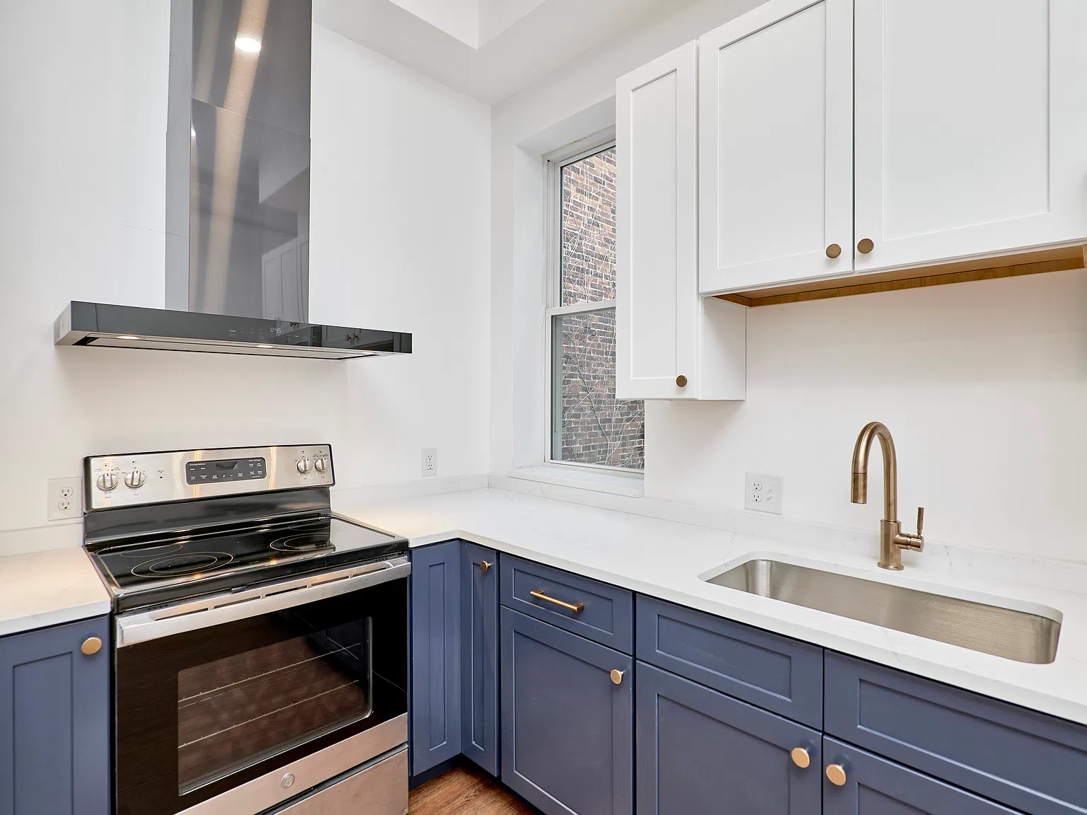 2 bed, 900 sqft, $1,650 — Photo 3