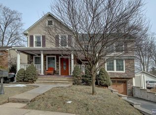 42 Washington Ave, River Edge, NJ 07661