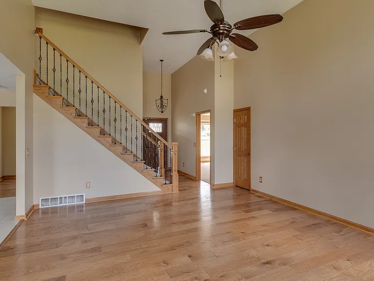 12912 Silver Spring Ln — Photo 18
