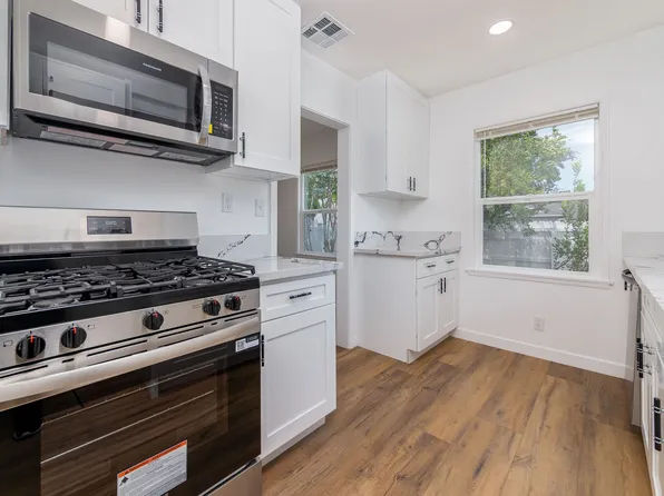 5816-5818 Kester Ave #5816, Van Nuys, CA 91411