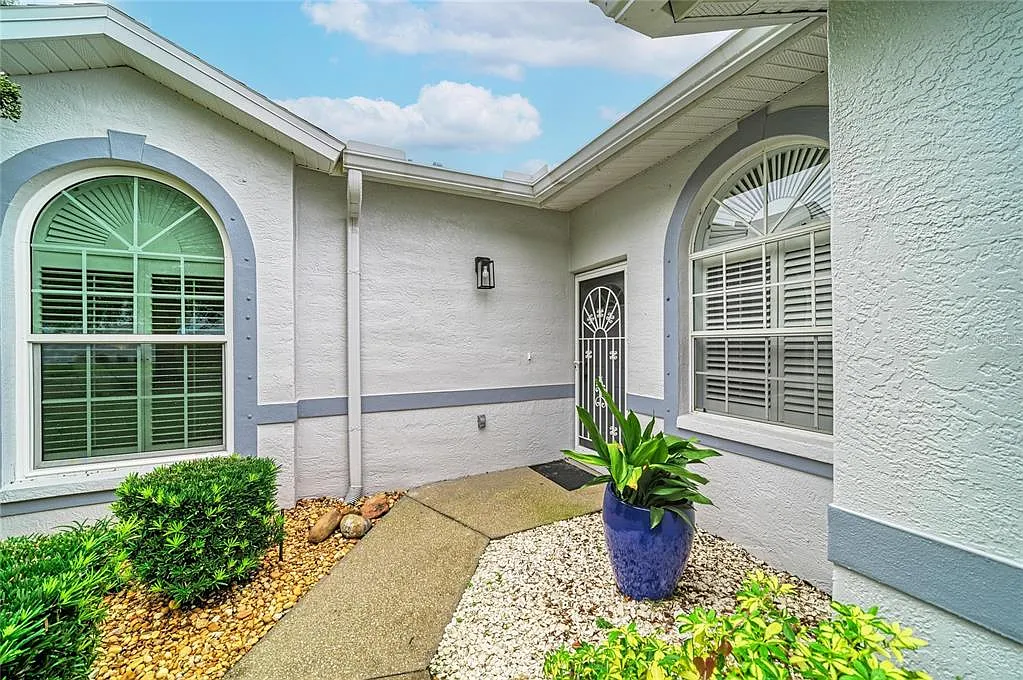 3 bed, 2.0 bath, 1647 sqft, $4,400 — Photo 4