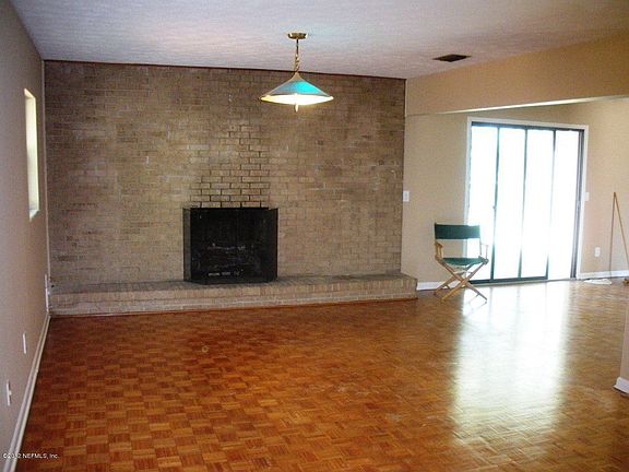 3rd image of 8215 Caravelle Dr