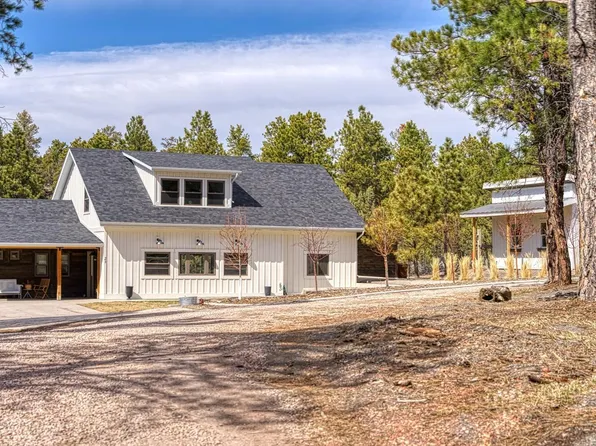 23 Blue Bird Rd, Moorcroft, WY 82721