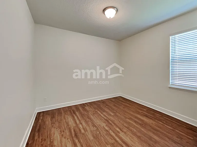 2450 Ixora Ct — Photo 16
