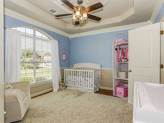 5th image of 262 Verano Dr