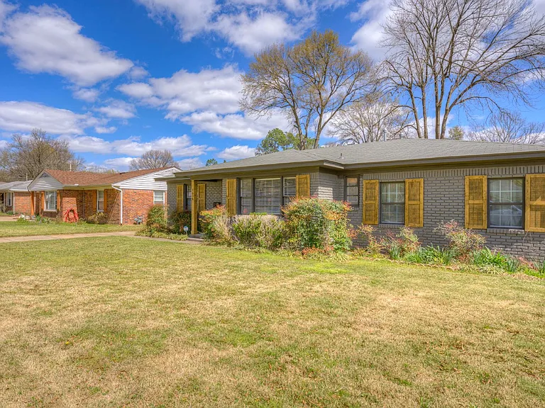 1636 Whitewater Rd — Photo 37