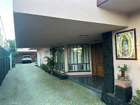 2nd image of 3241 Santa Ana St