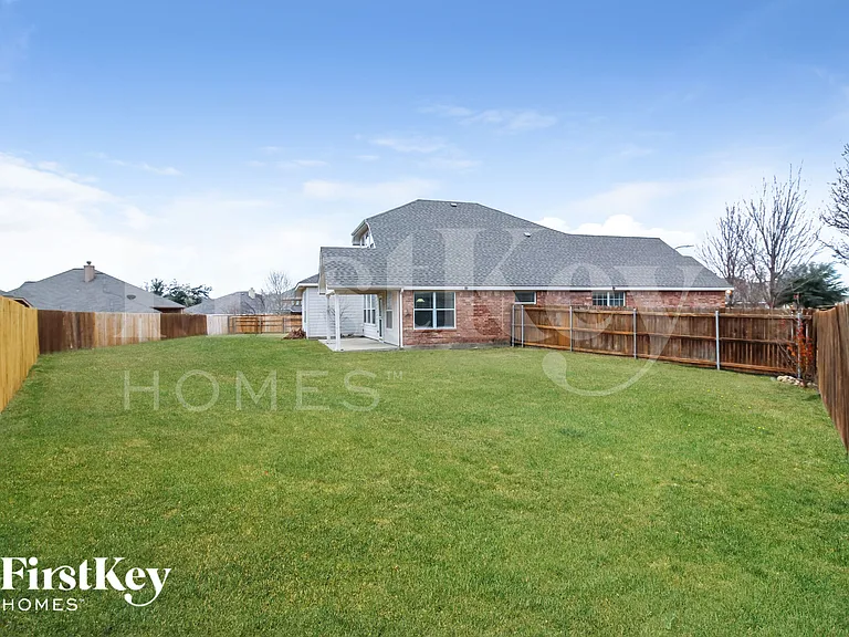 424 Stampede Ct — Photo 15