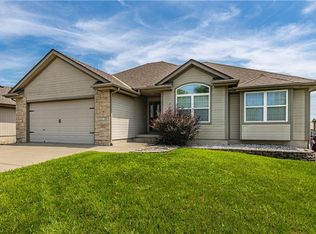 2105 NW Sycamore Ln, Grain Valley, MO 64029