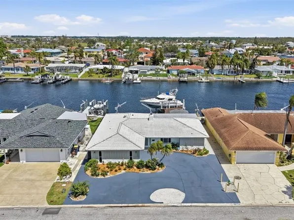 5040 Galleon Ct, New Port Richey, FL 34652