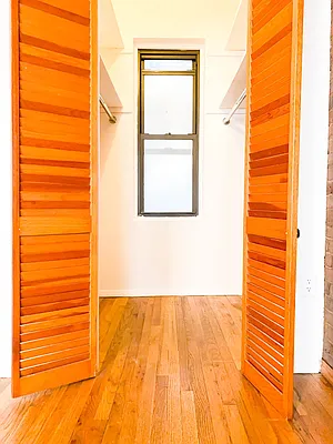 Rented by RealTegrity NY LLC | media 16