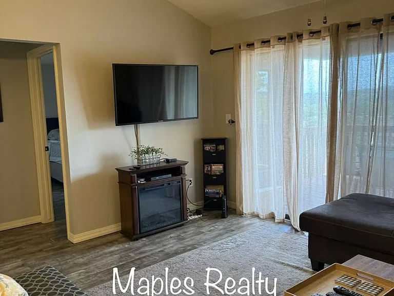 161 Avondale Dr #12 — Photo 9
