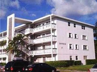 1064 Oakridge F #F, Deerfield Beach, FL 33442