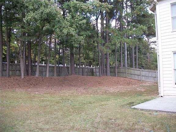 4th image of 410 Chandler Pond Dr