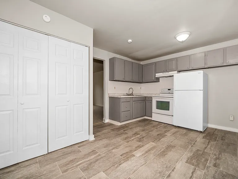 1331 Minefee St — Photo 10