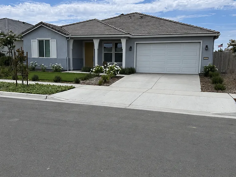 2226 Frontier St — Photo 1