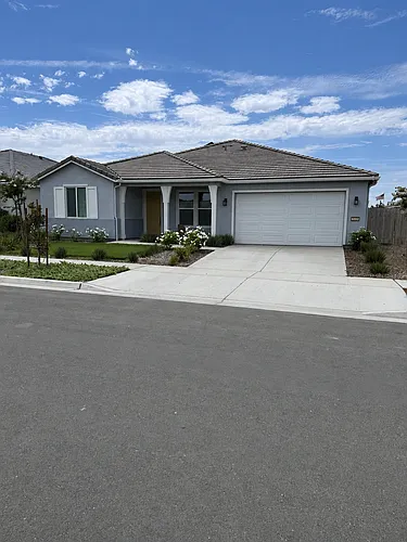 2226 Frontier St Photo 1