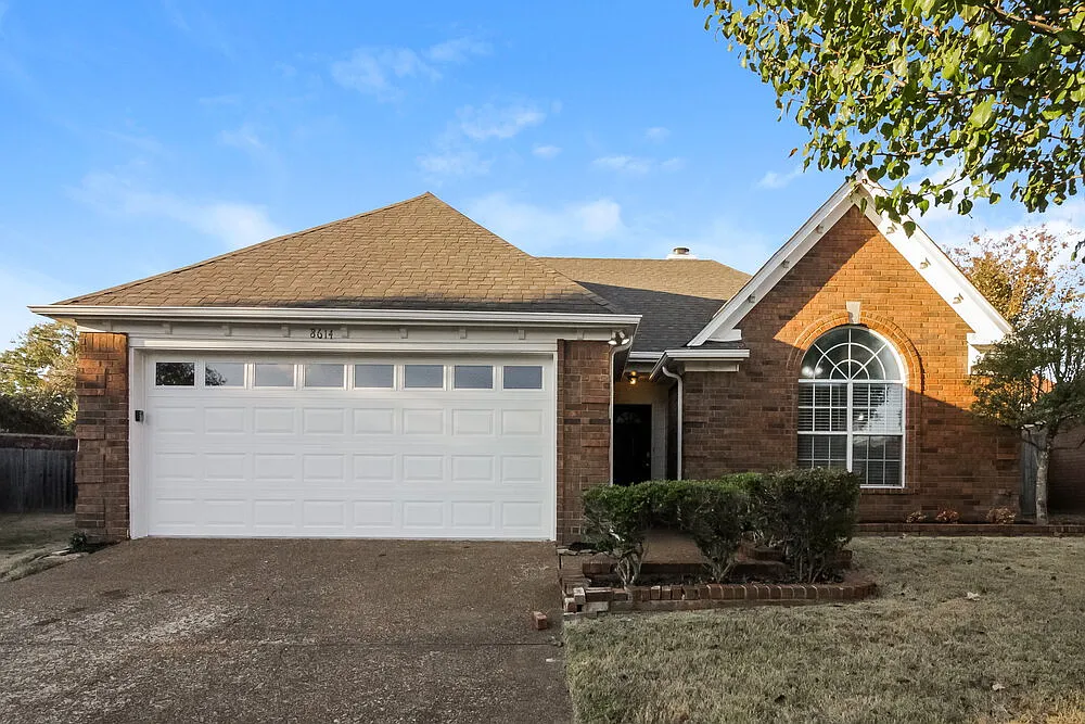 3 bed, 2.0 bath, 1356 sqft, $2,450 — Photo 1