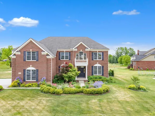 3799 S Century Oak Cir, Oakland, MI 48363