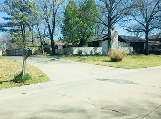 1611 Camelot Pl, Miami, OK 74354