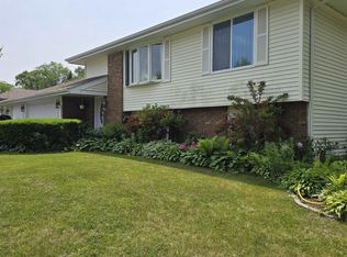 5553 Tasselbury Close, Rockford, IL 61114