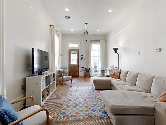 3rd image of 315 Eliza St