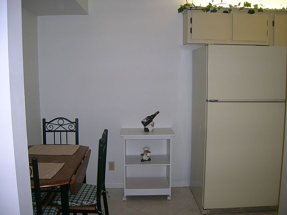 Eat-In Kitchen