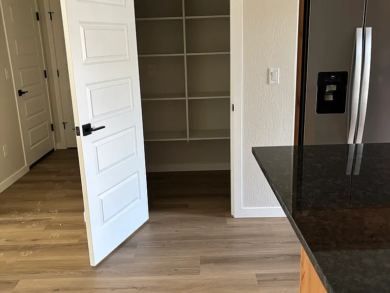 1009 SE M St — Photo 2