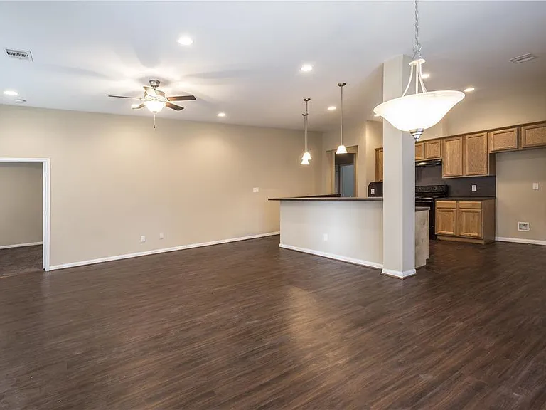 18702 Shay Ln — Photo 6