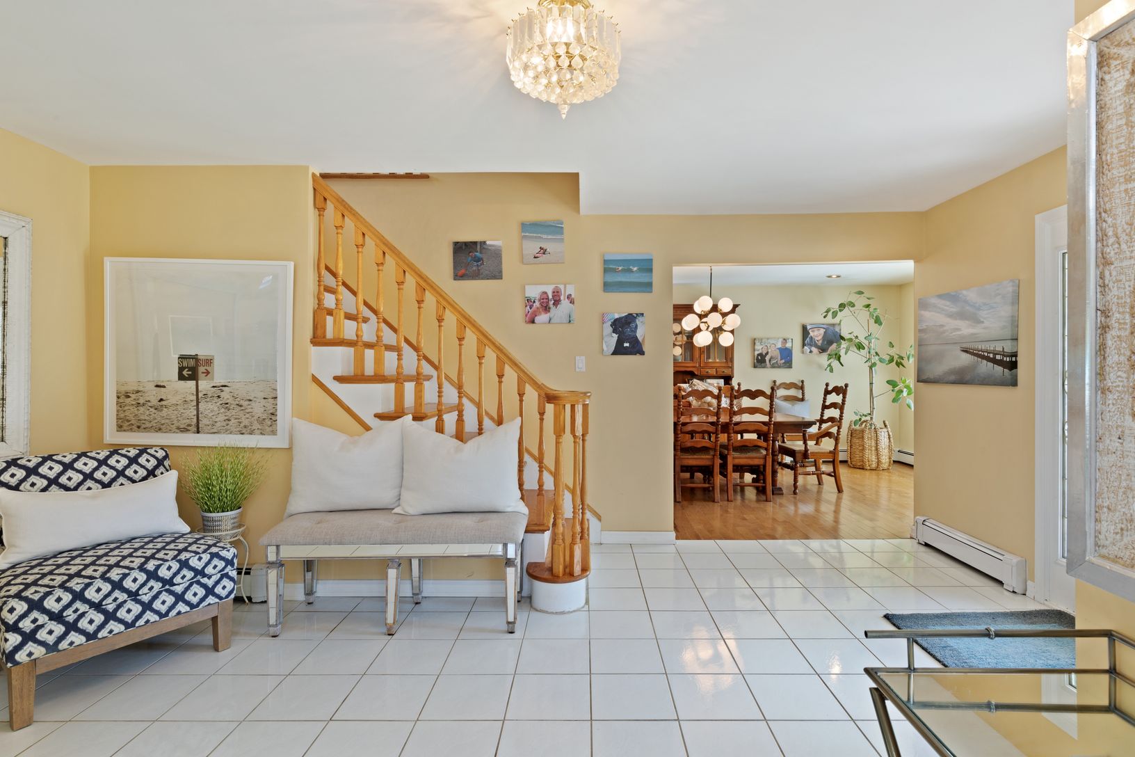  FOYER SITTING AREA
