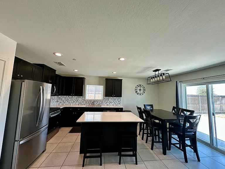 525 Mallard Dr — Photo 7