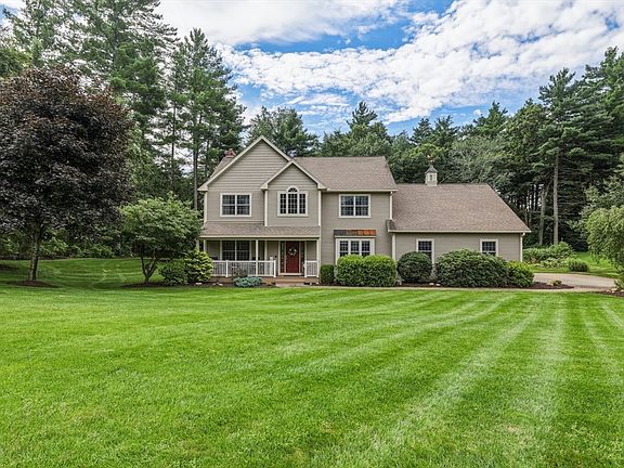2nd image of 2 Bayberry Ln