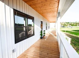 907 Honeysuckle Ln, Sparta, TN 38583